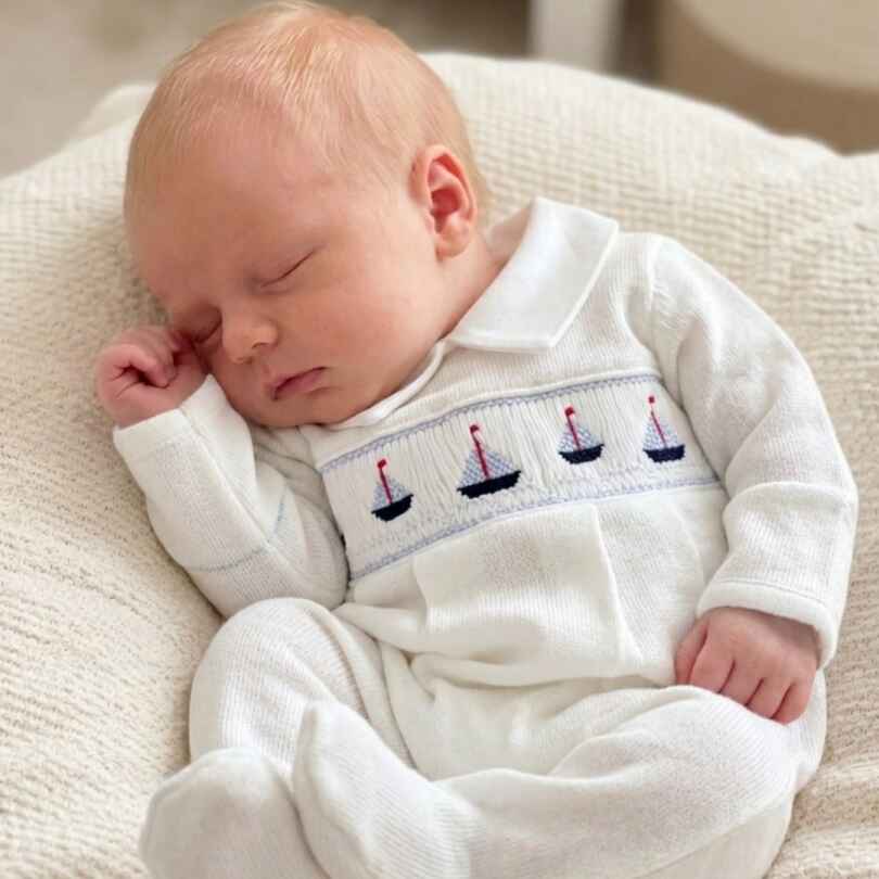Enterito Veleros mástil rojo Punto Inglés blanco